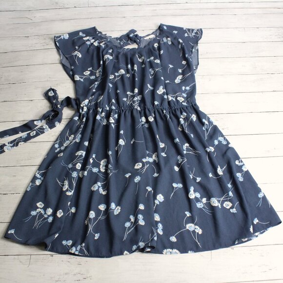 Lauren Conrad Women's Short Pleated Dress Size XXL Belted Sash Blue Floral - Picture 1 of 5